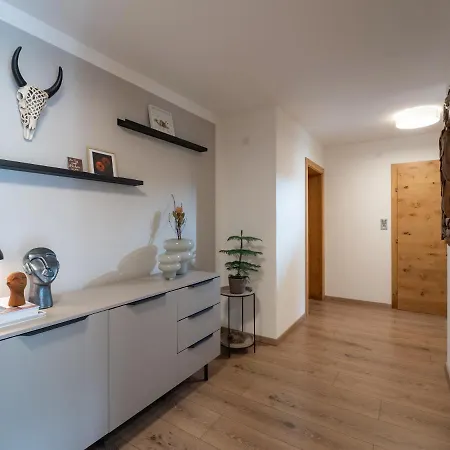 Karl Apartment
